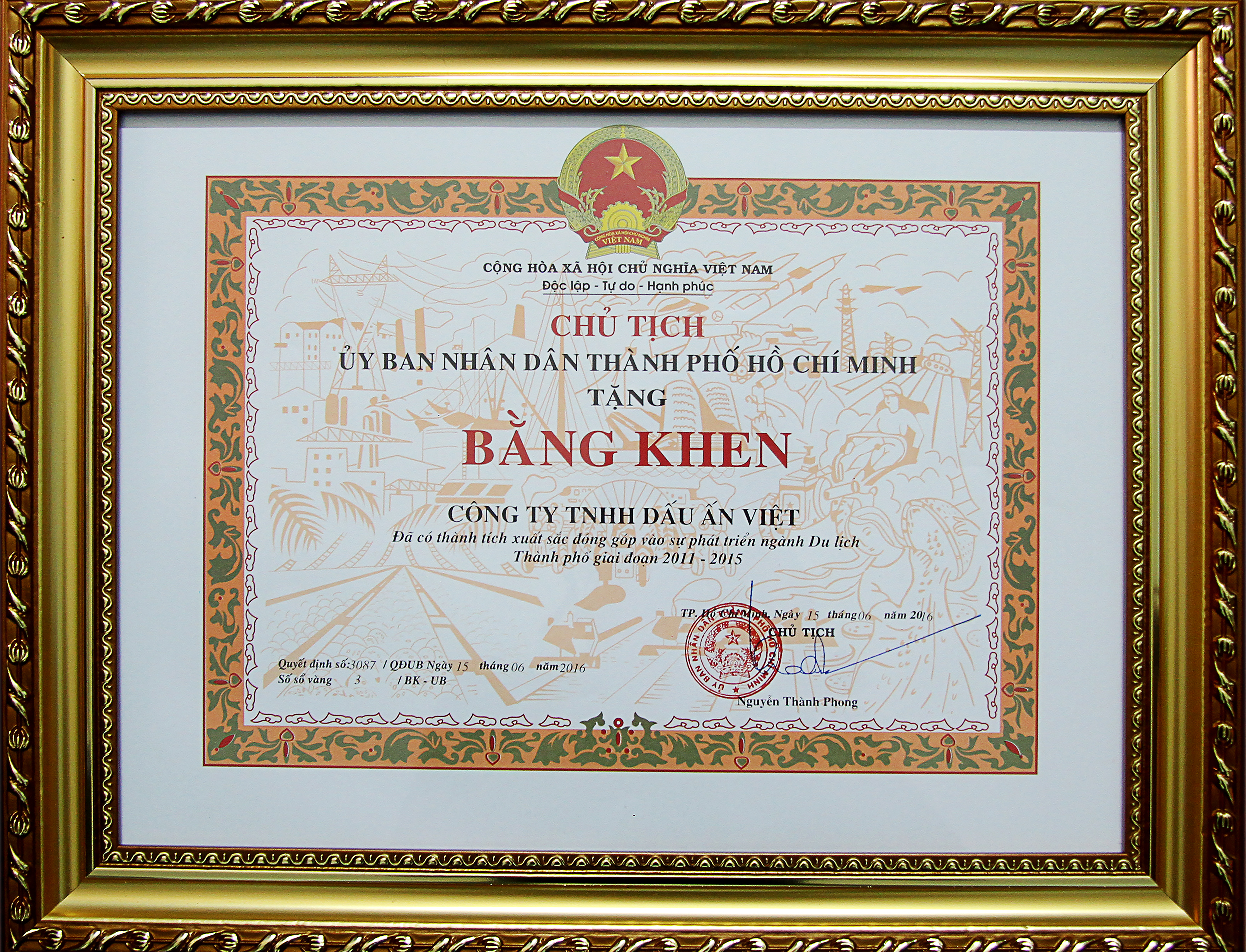 Vietmark Travel Co.,LTD was honored received an award from the Chairman of HCMC People's Committee