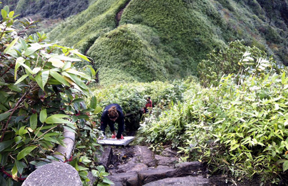 Vietnam starts  to work on tramway to Fansipan